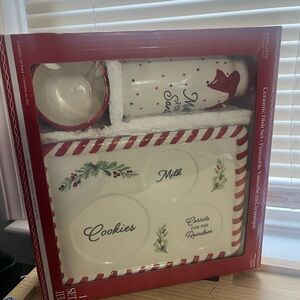 NWT IN BOX Christmas Ceramic Dish Set with Red and White Design